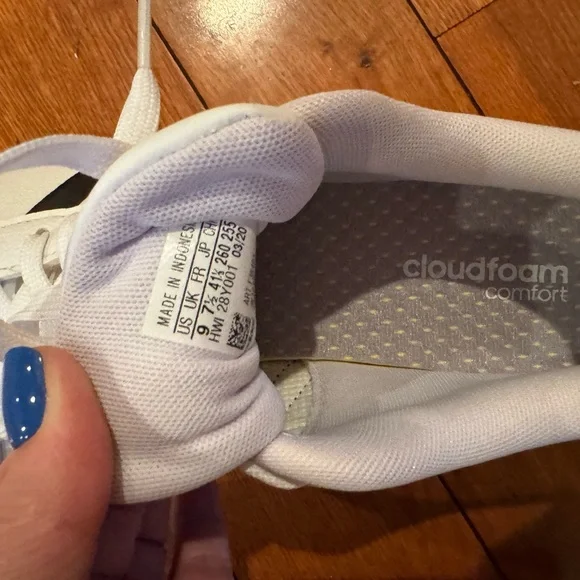 Adidas Cloudfoam White and Black Shoes - Picture 5 of 5